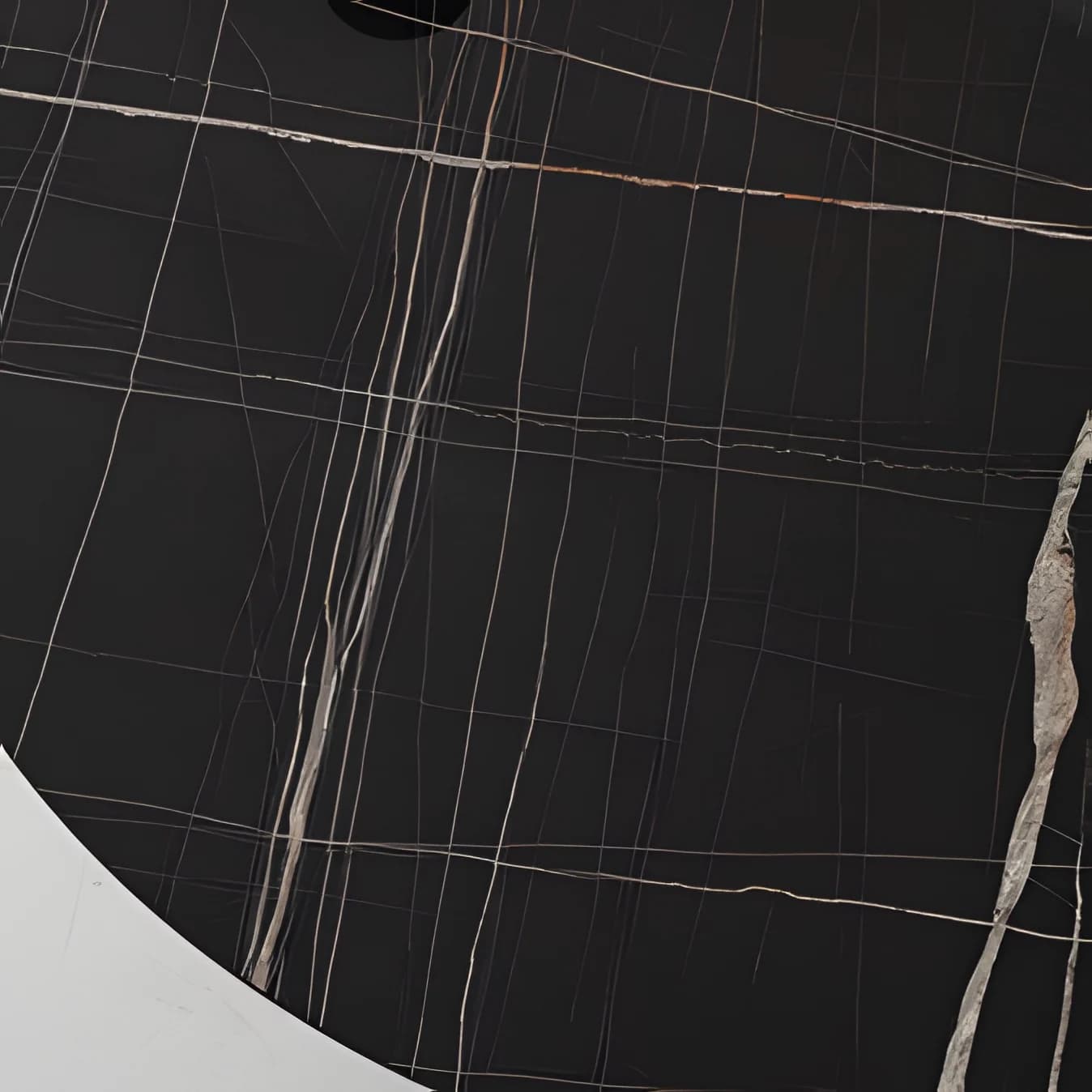 Gusto Round Dining Table — close-up detail