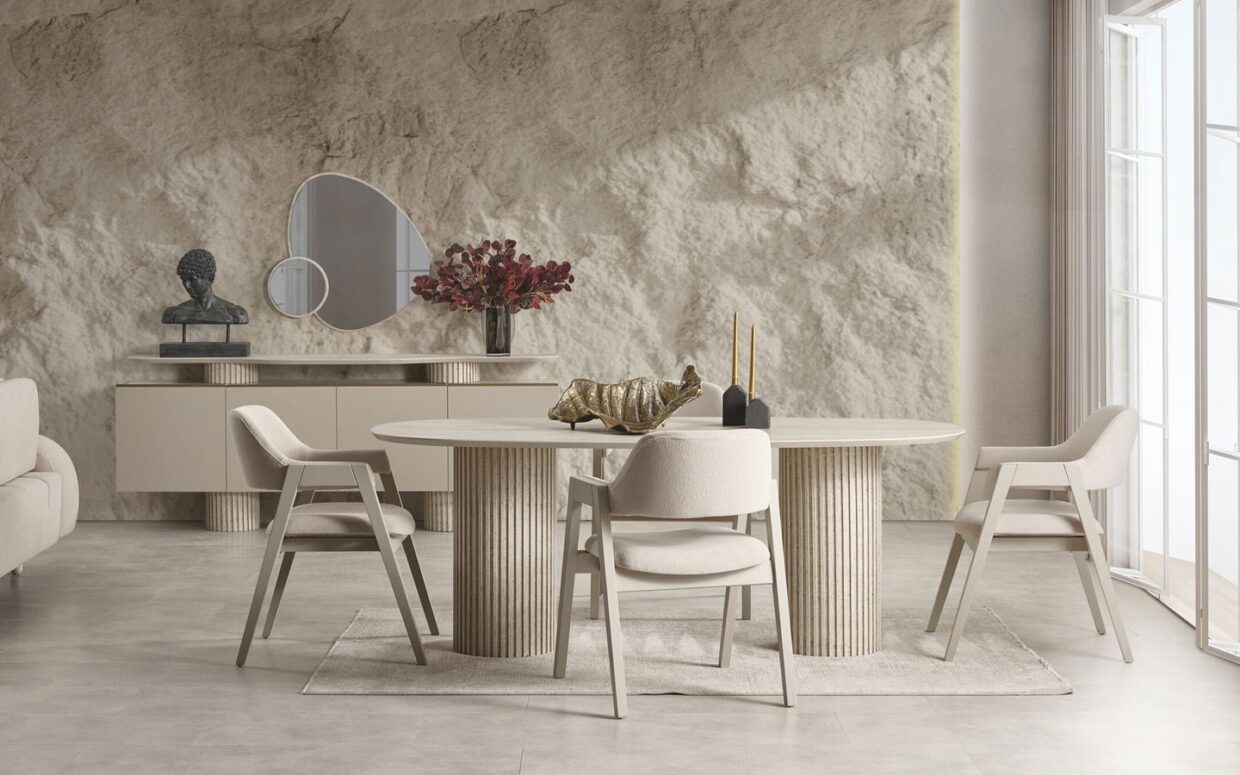 38 yıllık tecrübeyle tasarlanan masa ve konsollar, Özbay Mobilya yemek odalarında şıklığı öne çıkarır.